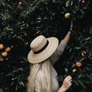 Faye - Natural Straw Boater Short Brim Hat